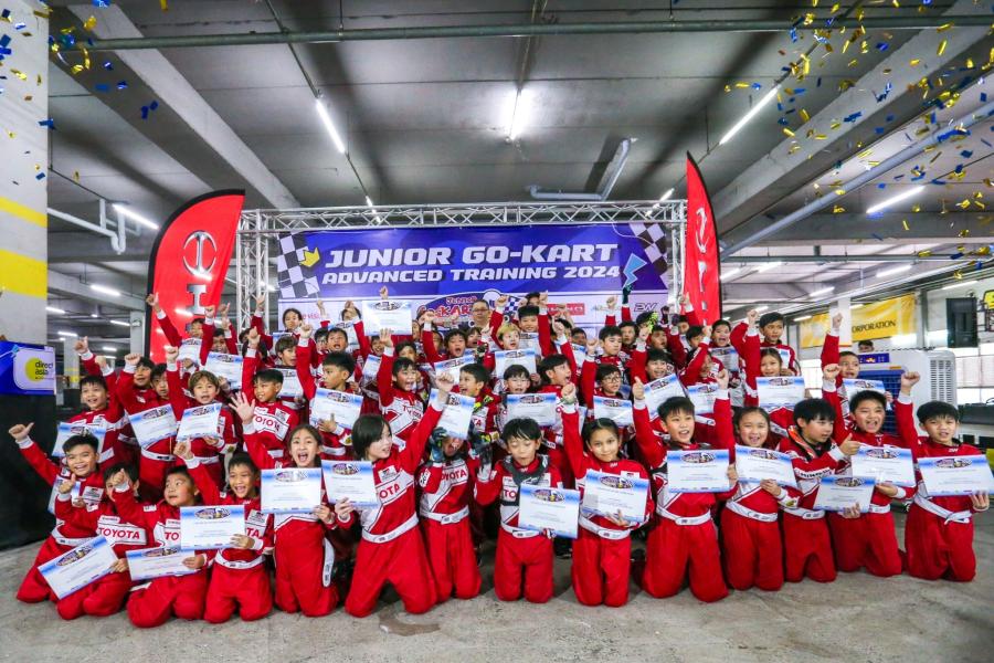 โตโยต้าคาร์ท   ประสบผลสำเร็จต่อเนื่อง ปีที่ 23 มิย่า ทองเจือ โรเตอร์ ทองเจือ นักขับรุ่นพี่ร่วมให้กำลังใจ