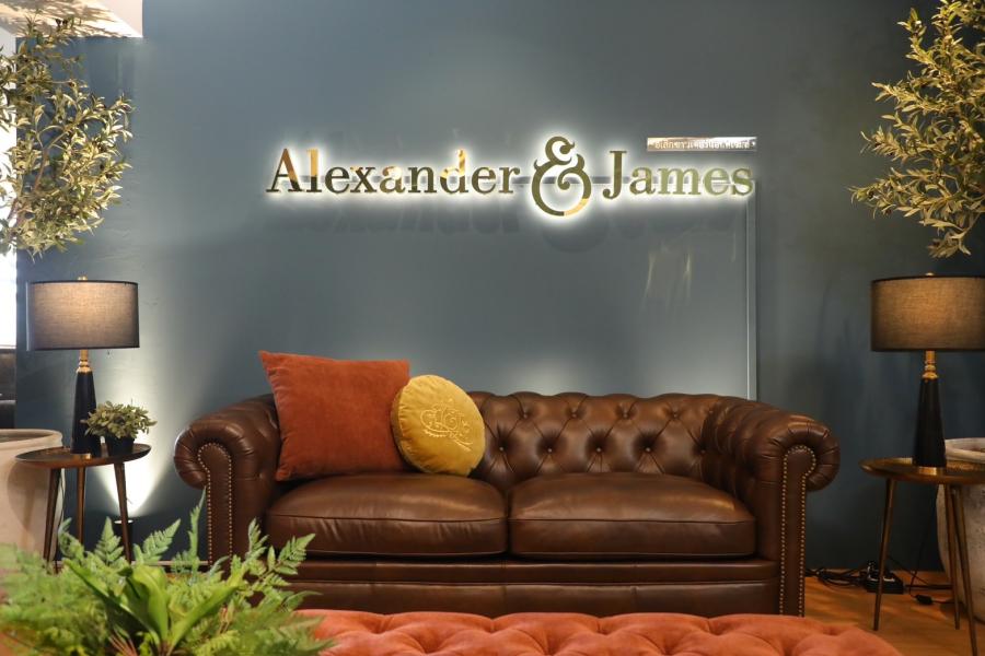 แบรนด์เฟอร์นิเจอร์หรู “Alexander & James” ปั้น Hub แห่งใหม่ใจกลางกรุงเทพฯ เจาะลูกค้าลักซ์ชัวรีไลฟ์สไตล์ระดับ A A+ มุ่งเป็นศูนย์กลางส่งออกเฟอร์นิเจอร์ในเอเชีย ภายในปี 2568 แบรนด์เฟอร์นิเจอร์หรู “Alexander & James” ปั้น Hub แห่งใหม่ใจกลางกรุงเทพฯ เจาะลูกค้าลักซ์ชัวรีไลฟ์สไตล์ระดับ A A+ มุ่งเป็นศูนย์กลางส่งออกเฟอร์นิเจอร์ในเอเชีย ภายในปี 2568