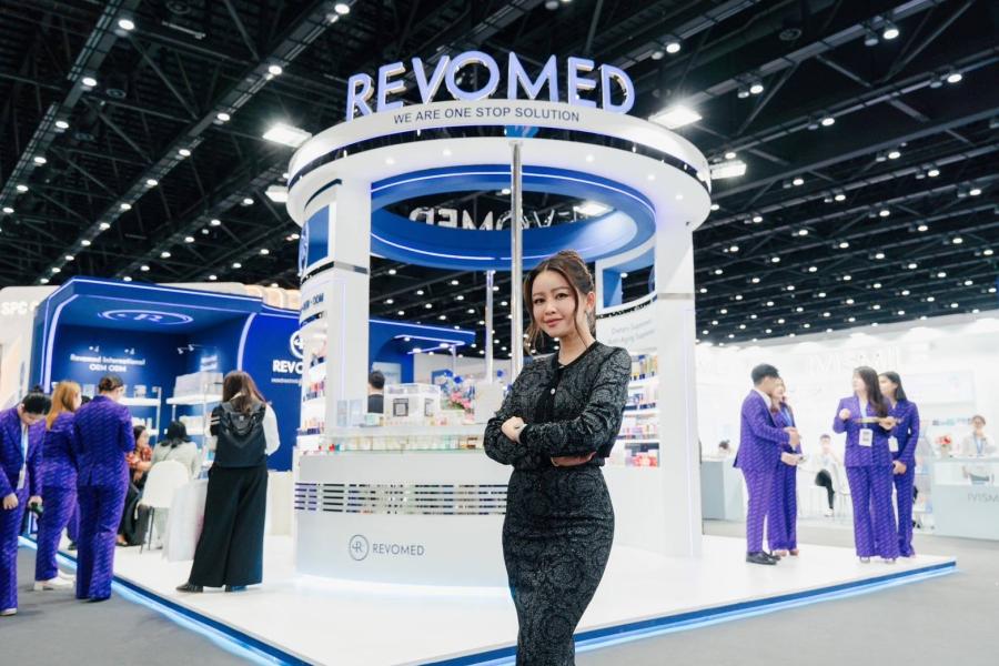 คนดังทำบูธ REVOMED ในงาน Cosmoprof CBE ASEAN 2024 แทบแตก! สุดปัง ทำถึง ทึ่งในนวัตกรรมความงามและสุขภาพ คนดังทำบูธ REVOMED ในงาน Cosmoprof CBE ASEAN 2024 แทบแตก! สุดปัง ทำถึง ทึ่งในนวัตกรรมความงามและสุขภาพ