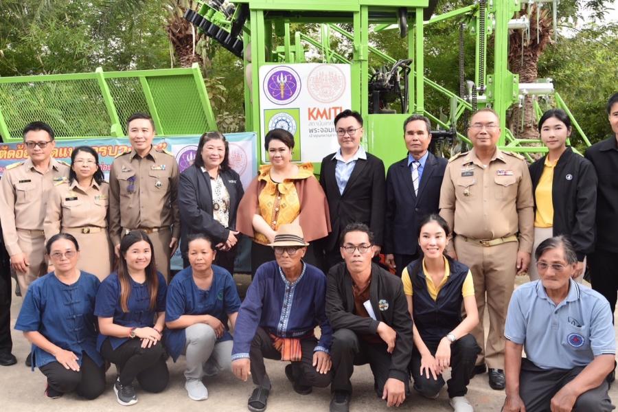 วช. และ สจล. นำนวัตกรรม ’’รถตัดอ้อย’’ ร่วมขับเคลื่อนงาน อววน. ณ จ.ชัยภูมิ พัฒนานวัตกรรมโดยนักประดิษฐ์ชุมชนร่วมกับนักวิจัย สจล. นำเสนอในกิจกรรมตรวจเยี่ยมพื้นที่ ครม.สัญจร กลุ่มจังหวัดภาคตะวันออกเฉียงเหนือตอนล่าง 1