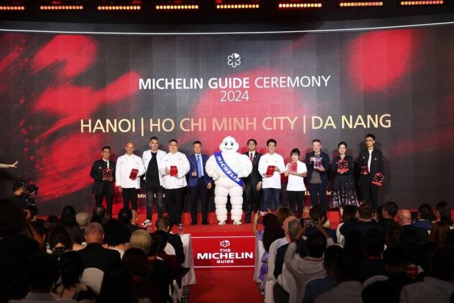 มิชลิน ไกด์ ฮานอย | นครโฮจิมินห์ | ดานัง ฉบับประจำปี 2024 มอบรางวัล ‘1 ดาวมิชลิน’ เพิ่มอีก 3 ดวง รางวัล ‘ดาวมิชลินรักษ์โลก’ ครั้งแรกของเวียดนาม และร้าน ‘บิบ กูร์มองด์’ ที่มากขึ้นกว่าสองเท่าจากปีที่แล้ว มิชลิน ไกด์ ฮานอย | นครโฮจิมินห์ | ดานัง ฉบับประจำปี 2024 มอบรางวัล ‘1 ดาวมิชลิน’ เพิ่มอีก 3 ดวง รางวัล ‘ดาวมิชลินรักษ์โลก’ ครั้งแรกของเวียดนาม และร้าน ‘บิบ กูร์มองด์’ ที่มากขึ้นกว่าสองเท่าจากปีที่แล้ว