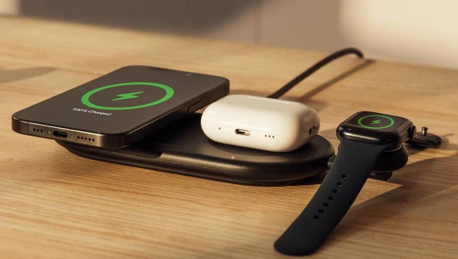 Belkin แท่นชาร์จไร้สาย 3-in-1 รุ่น BoostCharge Pro มาตรฐาน Qi2 15W (สีดำ/สีขาว)