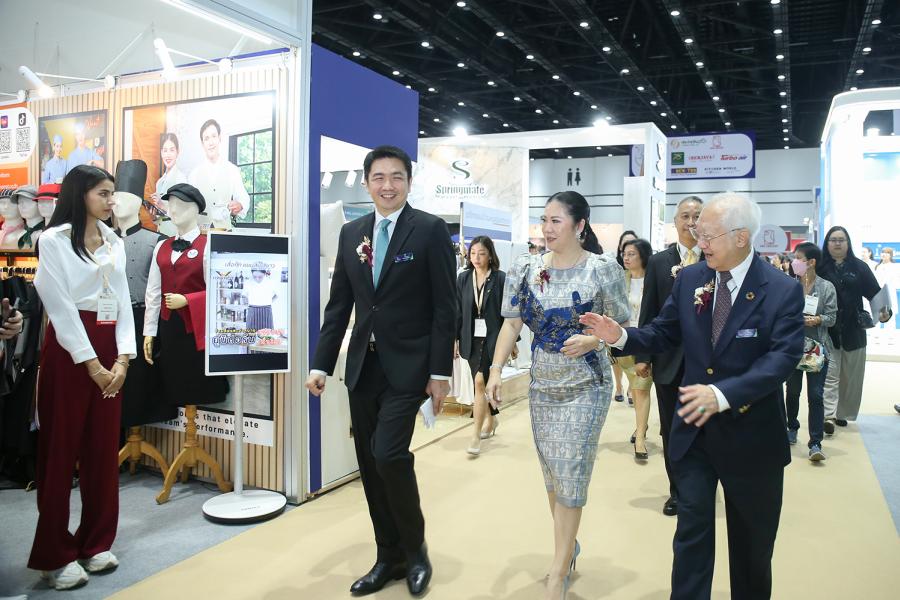 เปิดงาน Food & Hospitality Thailand 2024 คึกคัก ผู้ประกอบการท่องเที่ยว-โรงแรม-ร้านอาหาร-บริการ แห่ร่วมแน่น พร้อมค้นหาผลิตภัณฑ์ นวัตกรรมและเทคโนโลยีล่าสุด คาดปีนี้ผู้ร่วมงานทะลุ 30000 คน ด้าน ททท. หนุนจัดงานฯ เต็มที่ เพื่อเพิ่มศักยภาพผู้ประกอบการรับนักท่องเที่ยวพุ่งไฮซีซั่น เปิดงาน Food & Hospitality Thailand 2024 คึกคัก ผู้ประกอบการท่องเที่ยว-โรงแรม-ร้านอาหาร-บริการ แห่ร่วมแน่น พร้อมค้นหาผลิตภัณฑ์ นวัตกรรมและเทคโนโลยีล่าสุด คาดปีนี้ผู้ร่วมงานทะลุ 30000 คน ด้าน ททท. หนุนจัดงานฯ เต็มที่ เพื่อเพิ่มศักยภาพผู้ประกอบการรับนักท่องเที่ยวพุ่งไฮซีซั่น