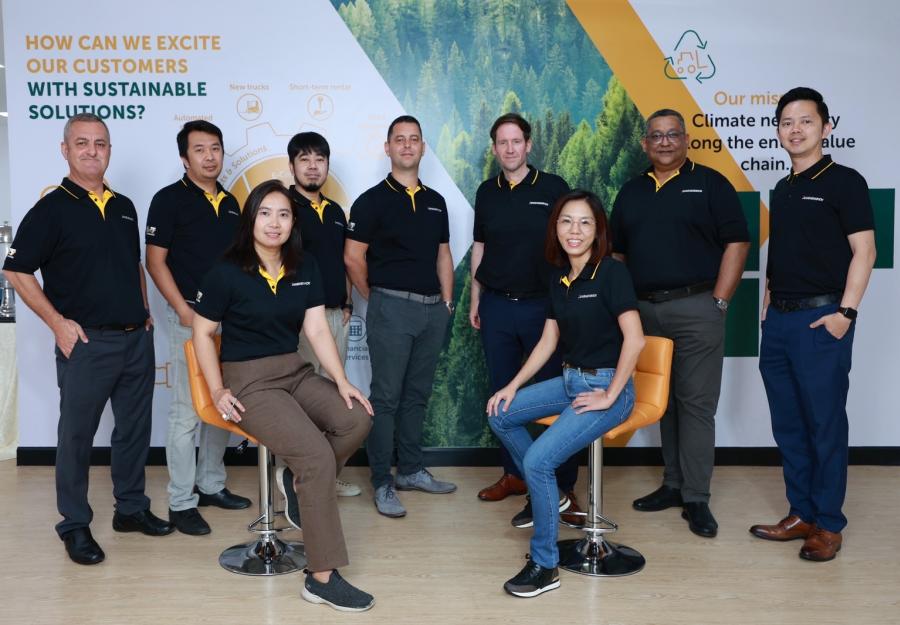 บริษัท ยุงค์ไฮน์ริช ลิฟท์ ทรัค จำกัด เปิดตัว “ศูนย์สร้างประสบการณ์ NXT Warehouse” ตอกย้ำบทบาท ในฐานะผู้ให้บริการโซลูชันอุปกรณ์จัดการวัสดุคลังสินค้าที่ยั่งยืนและทันสมัยในประเทศไทย บริษัท ยุงค์ไฮน์ริช ลิฟท์ ทรัค จำกัด เปิดตัว “ศูนย์สร้างประสบการณ์ NXT Warehouse” ตอกย้ำบทบาท ในฐานะผู้ให้บริการโซลูชันอุปกรณ์จัดการวัสดุคลังสินค้าที่ยั่งยืนและทันสมัยในประเทศไทย
