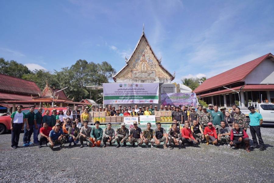 CP – CPF และกลุ่มธุรกิจในเครือฯ ผนึกกำลังภาครัฐ เดินหน้ามอบวัตถุดิบประกอบอาหารต่อเนื่อง ล่าสุดหนุนโรงครัวเคลื่อนที่ ช่วยผู้ประสบภัยน้ำท่วมในพื้นที่จังหวัดพัทลุง  