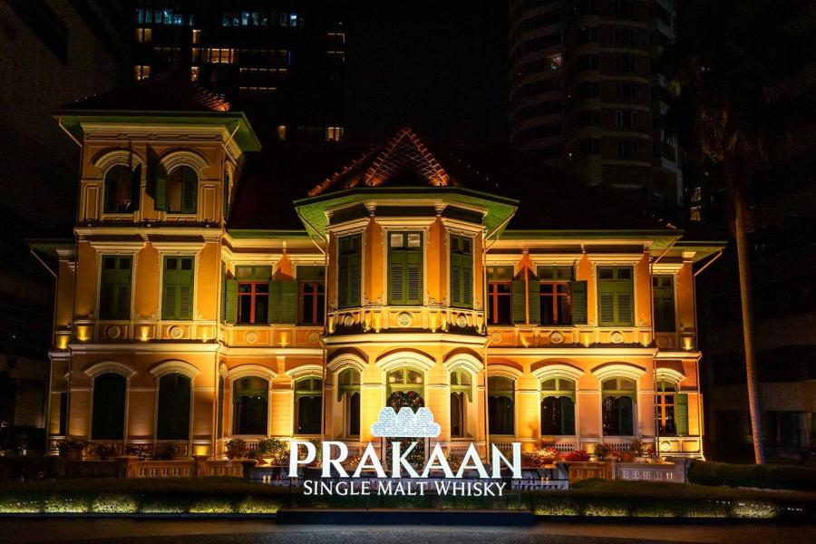 สัมผัสทุกมิติแห่ง ‘PRAKAAN’ (ปราการ) ในงานเปิดตัว ‘UNVEIL THE FLAVORS OF THAILAND’ ในรูปแบบ Immersive Experience เปิดหน้าประวัติศาสตร์บทใหม่ ซิงเกิลมอลต์วิสกี้ แบรนด์แรกของไทย สะท้อนเสน่ห์แห่งรสสัมผัสของความเป็นไทยให้โลกได้จดจำ