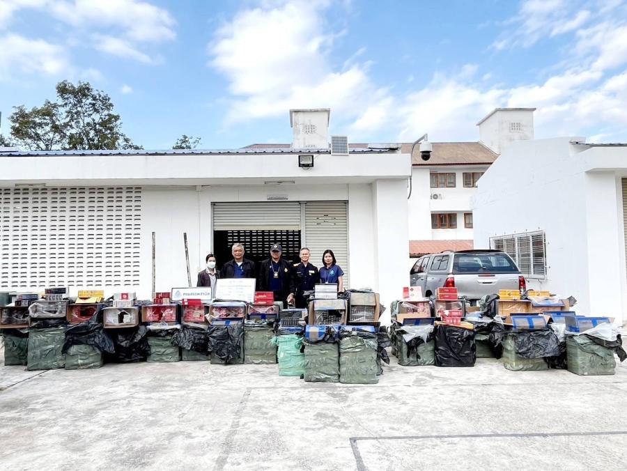“กรมสรรพสามิต” เปิด 3 ต้นตอ “บุหรี่เถื่อน” ระบาดหนัก สส.ภูเก็ต พรรคประชาชน เตรียมตั้งกระทู้ถามสด ดันแก้ปัญหาบุหรี่เถื่อน “กรมสรรพสามิต” เปิด 3 ต้นตอ “บุหรี่เถื่อน” ระบาดหนัก สส.ภูเก็ต พรรคประชาชน เตรียมตั้งกระทู้ถามสด ดันแก้ปัญหาบุหรี่เถื่อน