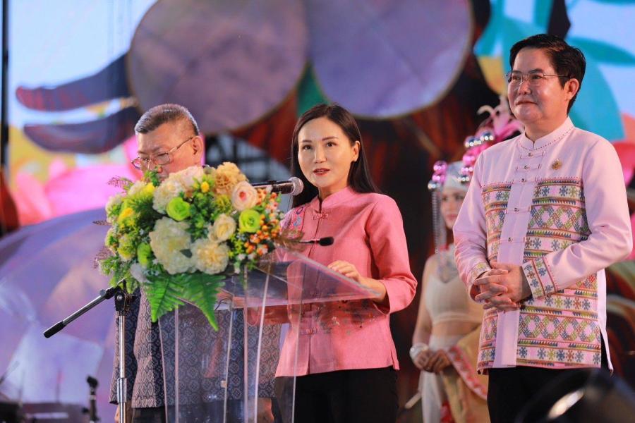 รมว.นฤมล นำทีม ก.เกษตรฯ จัดงานมหกรรมการเกษตรและท่องเที่ยวถนนสายดอกไม้งามริมกว๊านพะเยาประจำปี 2567 ระหว่างวันที่ 27 ธ.ค. 67 – 5 ม.ค. 68