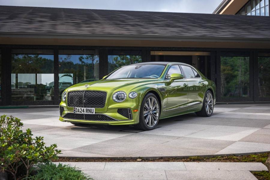 เบนท์ลีย์ แบงค็อก เผยโฉม New Flying Spur Speed เฉดสีใหม่ล่าสุด Tourmaline Green สะท้อนสุดยอดสมรรถนะอันเหนือชั้นระดับซูเปอร์คาร์ เบนท์ลีย์ แบงค็อก เผยโฉม New Flying Spur Speed เฉดสีใหม่ล่าสุด Tourmaline Green สะท้อนสุดยอดสมรรถนะอันเหนือชั้นระดับซูเปอร์คาร์