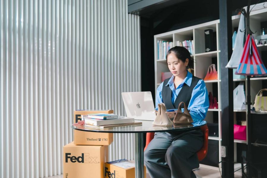 เฟดเอ็กซ์ ตอกย้ำศักยภาพแฟชั่นไทย ผลักดันแบรนด์ Repleat สู่ตลาดสากล เฟดเอ็กซ์ ตอกย้ำศักยภาพแฟชั่นไทย ผลักดันแบรนด์ Repleat สู่ตลาดสากล