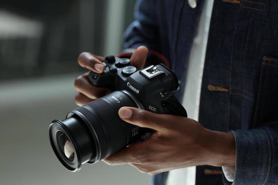 แคนนอน เสริมทัพเลนส์ซูมมุมกว้างตระกูล RF ด้วย “RF16-28mm f/2.8 IS STM” สร้างโบเก้สวยด้วยรูรับแสงกว้างในทุกระยะซูม พร้อมวางจำหน่ายเดือน มี.ค. 68 นี้ แคนนอน เสริมทัพเลนส์ซูมมุมกว้างตระกูล RF ด้วย “RF16-28mm f/2.8 IS STM” สร้างโบเก้สวยด้วยรูรับแสงกว้างในทุกระยะซูม พร้อมวางจำหน่ายเดือน มี.ค. 68 นี้