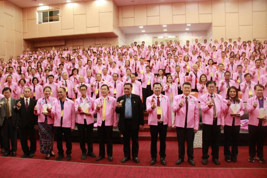 สสธท.-กสธท. โชว์ผลดำเนินงานแข็งแกร่ง จ่ายเงินสงเคราะห์และสินไหมกว่า 1.2 หมื่นล้าน สสธท.-กสธท. โชว์ผลดำเนินงานแข็งแกร่ง จ่ายเงินสงเคราะห์และสินไหมกว่า 1.2 หมื่นล้าน