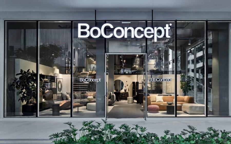 อินเด็กซ์ ลิฟวิ่งมอลล์ ฉลอง 10 ปี “BoConcept Thailand”  พร้อมเปิดแฟล็กชิปสโตร์สาขาใหม่ ใหญ่ที่สุดในเซาธ์อีสต์เอเชีย ปักหมุด DécorScape ทองหล่อ   ตอบโจทย์เทรนด์การตกแต่งปี 68 แบบ Eco Lifestyle ด้วยเฟอร์นิเจอร์มาตรฐาน LEED  ชูดีไซน์เรียบหรูเหนือกาลเวลาระดับมาสเตอร์พีซแบบ  “The Art of Living Danishly”  เจาะกลุ่มที่อยู่อาศัยระดับไฮเอนด์ และภาคธุรกิจทั้งออฟฟิศ-ลักชัวรีรีสอร์ตในเมืองไทย