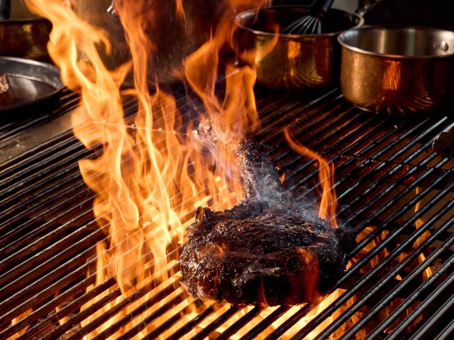 ลิ้มรสความเร่าร้อน! Smokestack BBQ & Grill ยกระดับบาร์บีคิวหาดป่าตองให้ร้อนแรงกว่าเคย ลิ้มรสความเร่าร้อน! Smokestack BBQ & Grill ยกระดับบาร์บีคิวหาดป่าตองให้ร้อนแรงกว่าเคย
