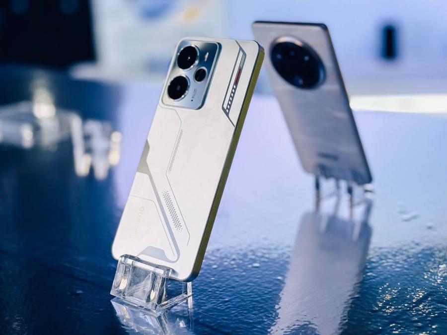 สะเทือนวงการเกมเมอร์! เปิดตัว “realme 14 5G series” เจ้าของฉายา “Performance Dominator” แห่งปี ชูประสิทธิภาพเหนือขีดจำกัด และฟีเจอร์เอไอจัดเต็ม ราคาเริ่มต้นเพียง 11999 บาท รุ่นแรกในโลกที่ใช้ Snapdragon 6 Gen 4 พร้อมระบบชาร์จไว 45W ที่ดีที่สุดในเซกเมนต์ ติดแบตเตอรี่ Titan Graphite 6000mAh มอบประสบการณเร็วแรงทันใจ โดนใจสายเกมทั่วโลก!