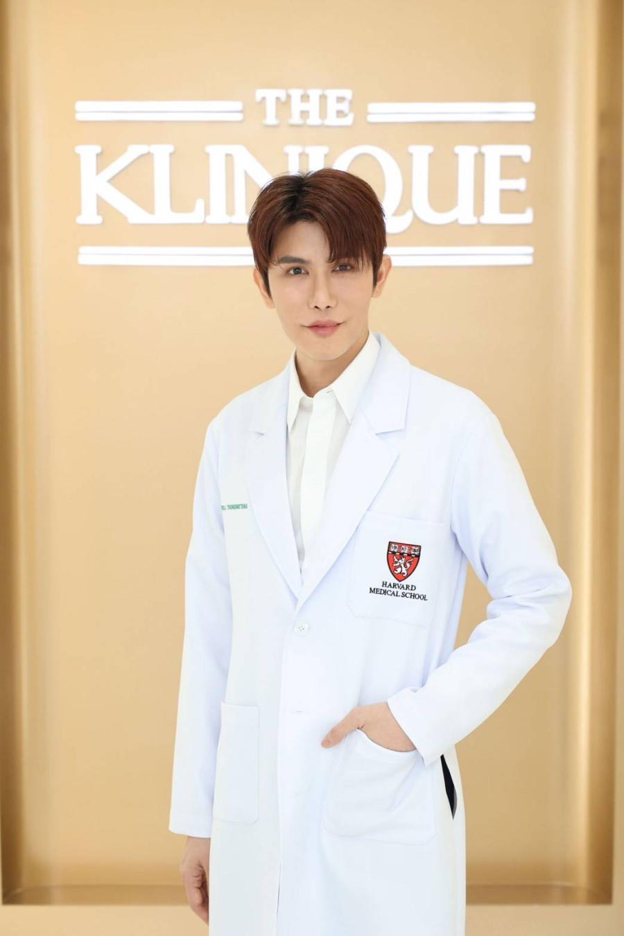 THE KLINIQUE เผยเทรนด์คนไทย “สวยติดแกลม” มากที่สุดในโลก พร้อมบุกตลาดรับการเติบโต 30% ของกลุ่มบริการการกำจัดขน เปิดกลยุทธ์ Music Marketing แบบ “ลูกทุ่งติดแกลม” ที่ทำให้เรื่อง “ขน” เข้าถึงชีวิตคนรุ่นใหม่ด้วยเพลง “ถ้าพี่ไม่ชัวร์ (หนูอยากโดน…เล)” THE KLINIQUE เผยเทรนด์คนไทย “สวยติดแกลม” มากที่สุดในโลก พร้อมบุกตลาดรับการเติบโต 30% ของกลุ่มบริการการกำจัดขน เปิดกลยุทธ์ Music Marketing แบบ “ลูกทุ่งติดแกลม” ที่ทำให้เรื่อง “ขน” เข้าถึงชีวิตคนรุ่นใหม่ด้วยเพลง “ถ้าพี่ไม่ชัวร์ (หนูอยากโดน…เล)”