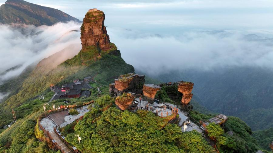 ภูเขา Fanjingshan: จุดหมายปลายทางการท่องเที่ยวบนภูเขายอดนิยม
