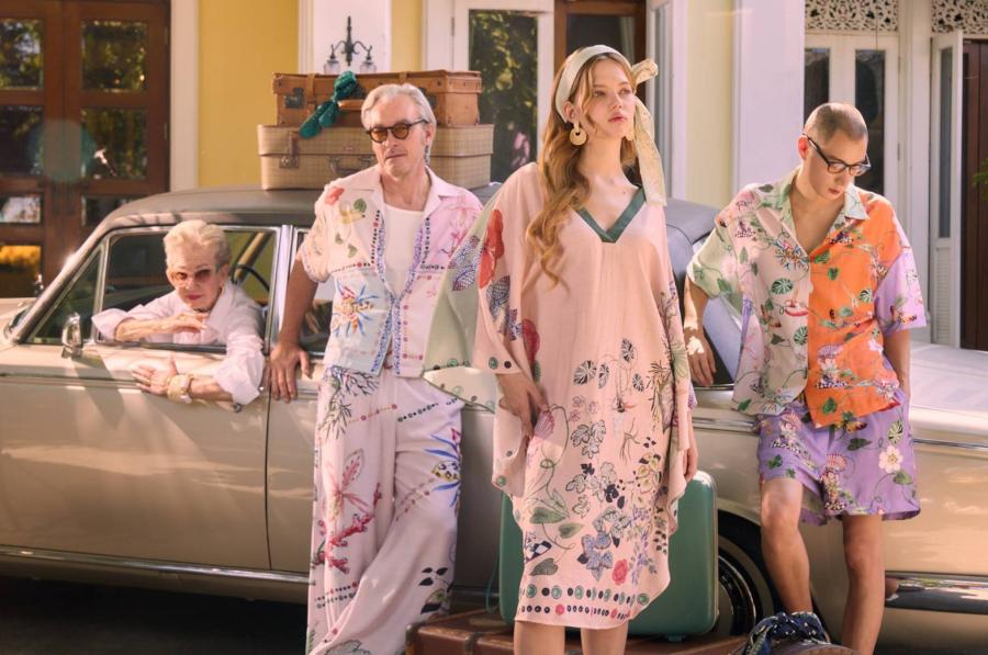 Wacoal ต้อนรับลมร้อนพาใจสบาย ไปกับเลานจ์แวร์คอลเลกชันใหม่ Wacoal Summer Breeze ชูความงดงามด้วยลายเส้นใบไม้ ช้างและลิง กับผลงานอันเป็นเอกลักษณ์ของ ยูน-ปัณพัท สงกรานต์นี้ต้องมีสไตล์ ใส่ได้ทั้งครอบครัว ในรูปแบบ Unisex Wacoal ต้อนรับลมร้อนพาใจสบาย ไปกับเลานจ์แวร์คอลเลกชันใหม่ Wacoal Summer Breeze ชูความงดงามด้วยลายเส้นใบไม้ ช้างและลิง กับผลงานอันเป็นเอกลักษณ์ของ ยูน-ปัณพัท สงกรานต์นี้ต้องมีสไตล์ ใส่ได้ทั้งครอบครัว ในรูปแบบ Unisex