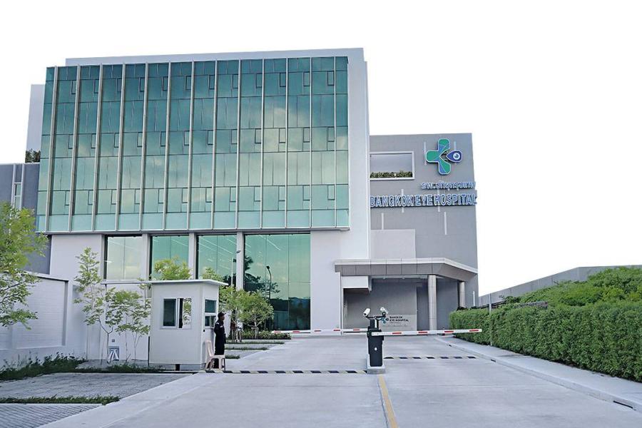 Bangkok Eye Hospital เปิดตัวเทคโนโลยี No-Blade AI Surgery และ No-Blade RLE ปฏิวัติการแก้ไขสายตายาวแบบไร้ใบมีด เจาะตลาดวัย 48+ Bangkok Eye Hospital เปิดตัวเทคโนโลยี No-Blade AI Surgery และ No-Blade RLE ปฏิวัติการแก้ไขสายตายาวแบบไร้ใบมีด เจาะตลาดวัย 48+