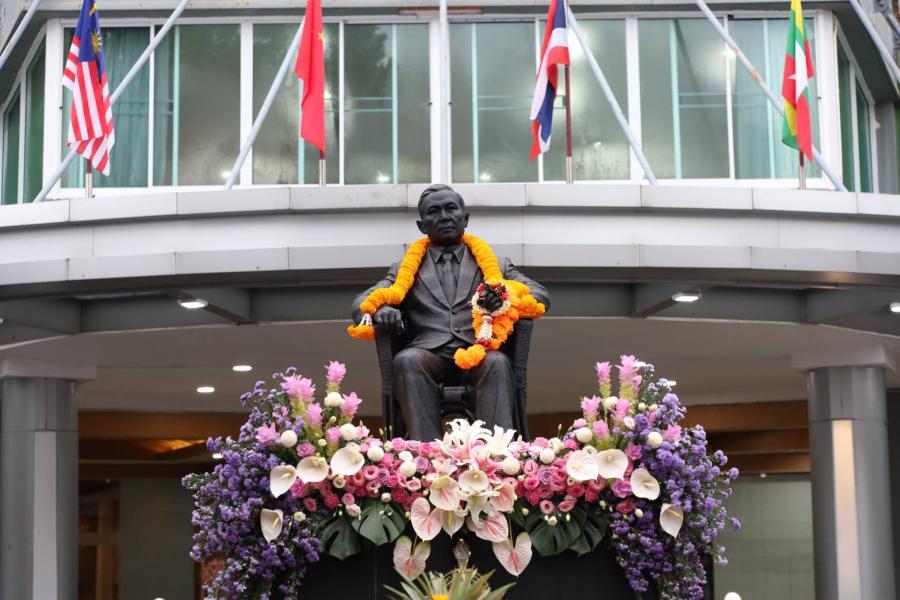 “วันรำลึก 47 ปี ดร.เกริก มังคละพฤกษ์” ม.เกริก จัดพิธี วันรำลึก 47 ปี ดร.เกริก มังคละพฤกษ์ ประจำปี พ.ศ. 2568 น้อมคุณความดี ดร.เกริก มังคละพฤกษ์ ผู้ก่อตั้งมหาวิทยาลัยเกริก พร้อมมอบรางวัลศิษย์เก่าดีเด่น “วันรำลึก 47 ปี ดร.เกริก มังคละพฤกษ์” ม.เกริก จัดพิธี วันรำลึก 47 ปี ดร.เกริก มังคละพฤกษ์ ประจำปี พ.ศ. 2568 น้อมคุณความดี ดร.เกริก มังคละพฤกษ์ ผู้ก่อตั้งมหาวิทยาลัยเกริก พร้อมมอบรางวัลศิษย์เก่าดีเด่น