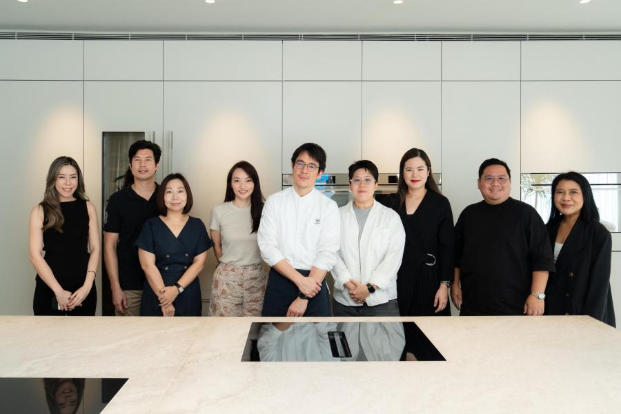 V-ZUG พาเปิดประสบการณ์มาสเตอร์คลาสระดับพรีเมียม กับเชฟชู รังสรรค์เมนูขนมอบสไตล์ฝรั่งเศส ประสบการณ์สุดเอ็กซ์คลูซีฟ สำหรับลูกค้า V-ZUG โดยมีไฮไลต์เป็นเทคโนโลยี Hot Air และ Steam เฉพาะของ V-ZUG ที่ยกระดับห้องครัวที่บ้านสู่พื้นที่รังสรรค์เมนูระดับเชฟมืออาชีพ