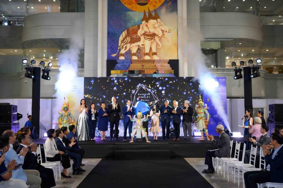 GIT จัด “Bangkok Jewelry Week 2025” ต่อเนื่องปีที่ 2 โชว์ศักยภาพอัญมณีและเครื่องประดับไทย สู่เวทีโลก GIT จัด “Bangkok Jewelry Week 2025” ต่อเนื่องปีที่ 2 โชว์ศักยภาพอัญมณีและเครื่องประดับไทย สู่เวทีโลก
