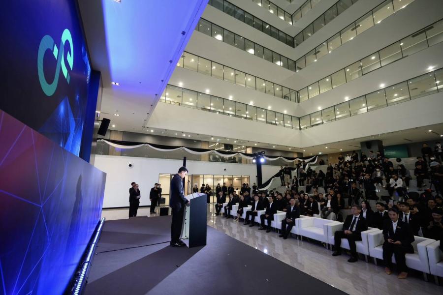 “ไชยชนก” นำทัพ ดีอี จับมือ Google Cloud เสิร์ฟ Google AI Pro ให้นักศึกษาใช้ฟรี! ตั้งเป้าเฟส 2 ศึกษาเพื่อขยาย AI ระดับพรีเมียมสู่คนไทยกว่า 5 ล้านคน