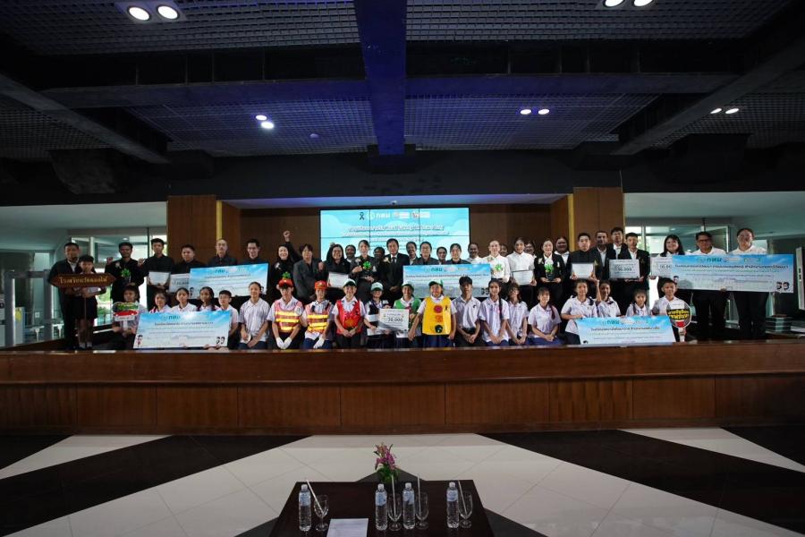 กทม.มอบรางวัล “โรงเรียนติดดาว” และ “ครูผู้พิทักษ์” ปี 3 เดินหน้าต่อยอดสร้างเครือข่ายโรงเรียนต้นแบบความปลอดภัยทางถนน   