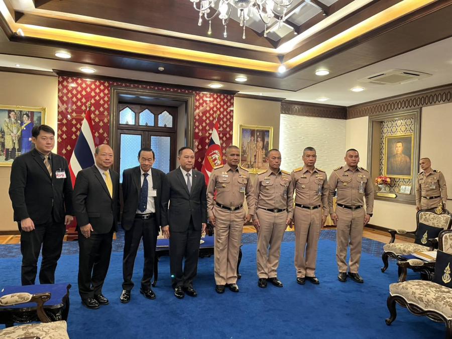 11 นักเจ็ตสกี รุดช่วยน้ำท่วมอยุธยาอ่วม ร่วมกับมูลนิธิเพื่อนพึ่ง (ภาฯ) ยามยาก  