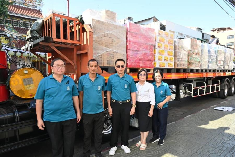 มูลนิธิป่อเต็กตึ๊ง รวมพลัง ส่งต่อธารน้ำใจ สู้ภัยน้ำท่วม ช่วยเหลือผู้ประสบอุทกภัย