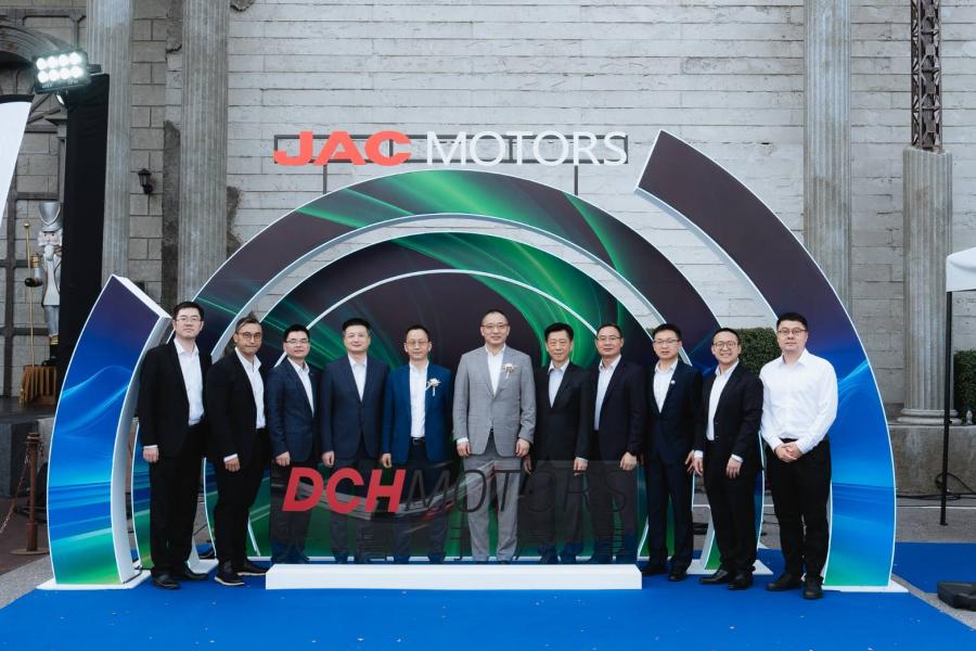JAC Motors เปิดตัวในไทยอย่างเป็นทางการ จับมือ DCH Motors ผู้นำเข้าและผู้จัดจำหน่ายเดียว รายใหม่ พร้อมเปิดตัว N150EV รถบรรทุกไฟฟ้า ขนาด 15 ตัน ปฏิวัติโลจิสติกส์สู่ยุคพลังงานสะอาด 