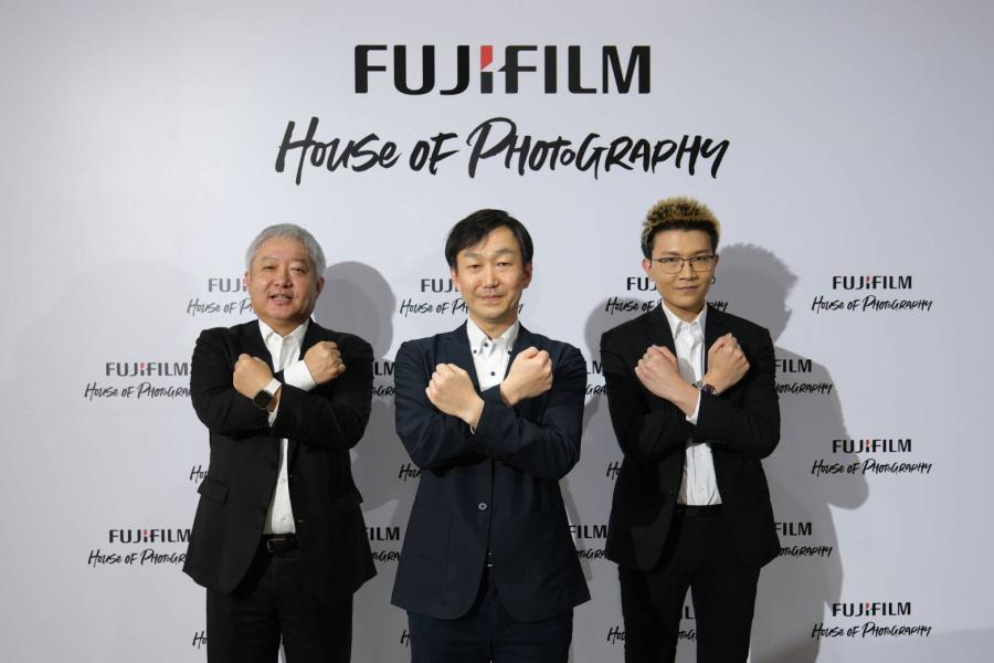 ฟูจิฟิล์ม เปิดตัว “FUJIFILM House of Photography” สาขาแรกในภูมิภาคเอเชียตะวันออกเฉียงใต้ แลนด์มาร์กที่มัดรวมประสบการณ์ภาพถ่ายครบวงจร ปักหมุดเป็น Creative Hub ใจกลางสยาม รังสรรค์สเปซสุดอินสไปร์ให้คนรุ่นใหม่และคนรักการถ่ายภาพได้สัมผัสโลกแห่งภาพถ่ายของฟูจิฟิล์ม  สอดรับเทรนด์คอนเทนต์และงานครีเอทีฟโตต่อเนื่อง