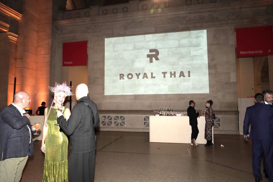Royal Thai โกอินเตอร์ ยกระดับแบรนด์ เปิดตัวความร่วมมือทางศิลปะสุดพิเศษกับศิลปินระดับโลก “Manoela (Mojo + Muse)” ณ พิพิธภัณฑ์ศิลปะ The Metropolitan Museum of Art (The MET)