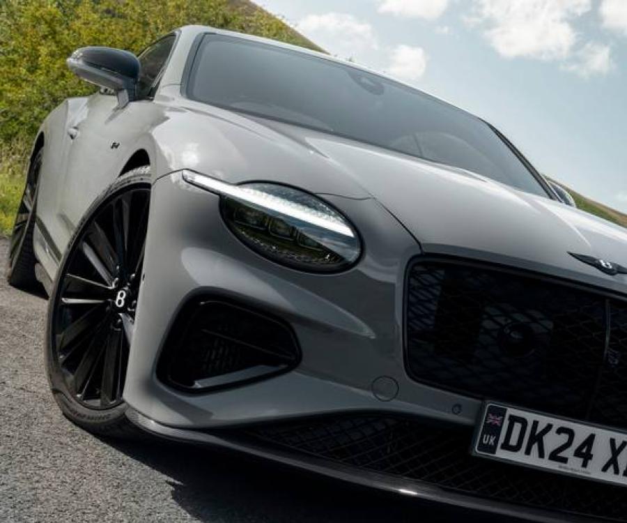 เบนท์ลีย์ มอเตอร์ส เปิดตัว Styling Specification ชุดแต่งคาร์บอนใหม่กับอีกระดับความโดดเด่นสไตล์สปอร์ตฉบับแกรนด์ทัวเรอร์นิวเจน